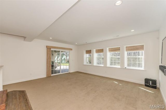 30 Meadowbrook Country Club Estate, Ballwin, MO 63011