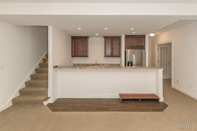 30 Meadowbrook Country Club Estate, Ballwin, MO 63011