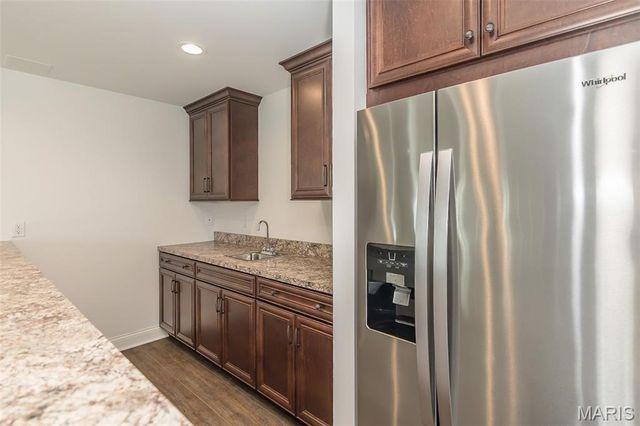 30 Meadowbrook Country Club Estate, Ballwin, MO 63011