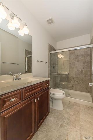 30 Meadowbrook Country Club Estate, Ballwin, MO 63011