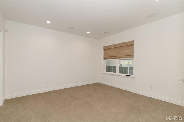 30 Meadowbrook Country Club Estate, Ballwin, MO 63011