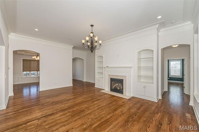 30 Meadowbrook Country Club Estate, Ballwin, MO 63011