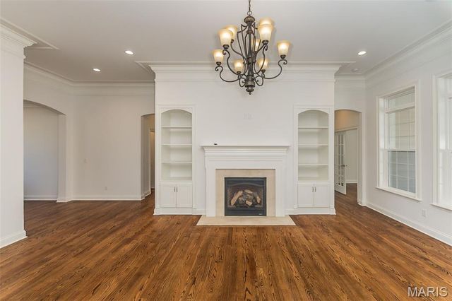 30 Meadowbrook Country Club Estate, Ballwin, MO 63011