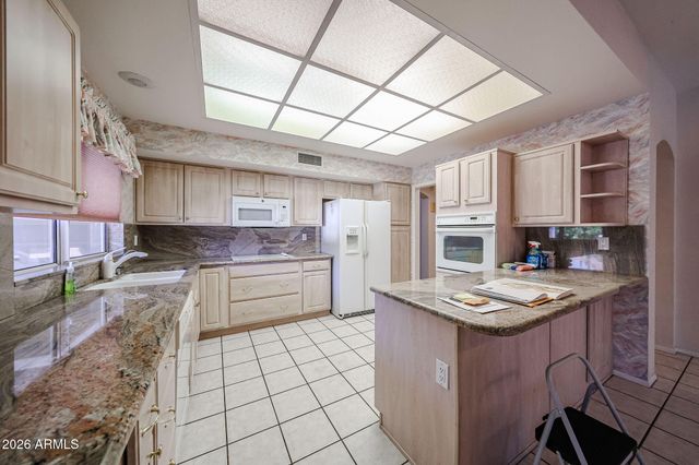 14406 W BLACKWOOD Drive, Sun City West, AZ 85375