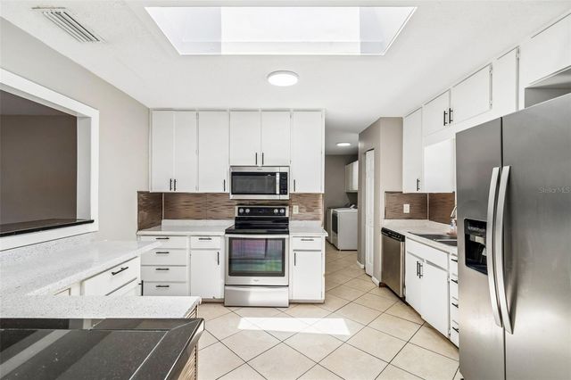 7111 GATEWAY COURT, Tampa, FL 33615