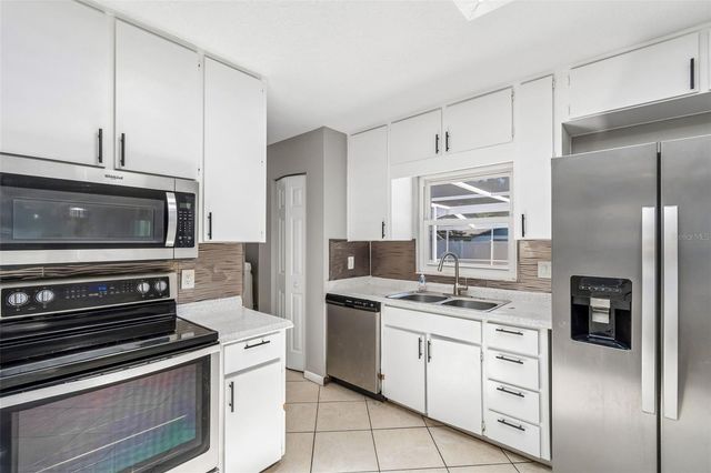 7111 GATEWAY COURT, Tampa, FL 33615