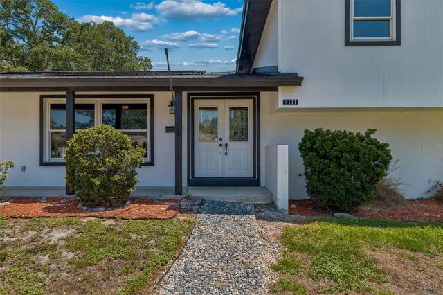 7111 GATEWAY COURT, Tampa, FL 33615