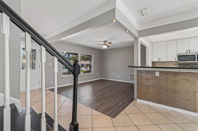 7111 GATEWAY COURT, Tampa, FL 33615