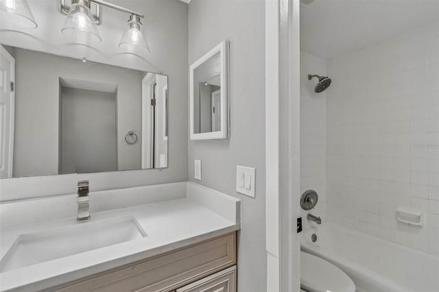 7111 GATEWAY COURT, Tampa, FL 33615