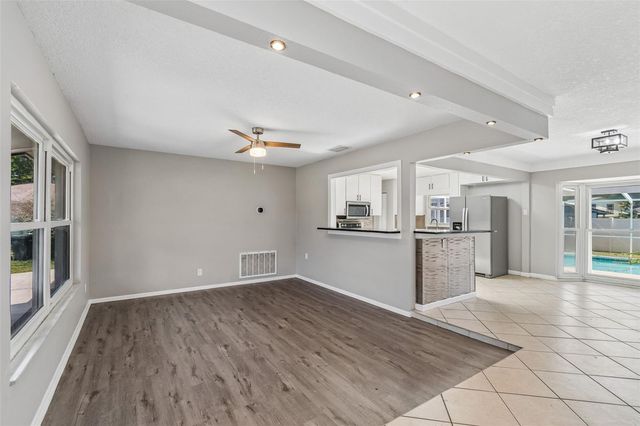 7111 GATEWAY COURT, Tampa, FL 33615