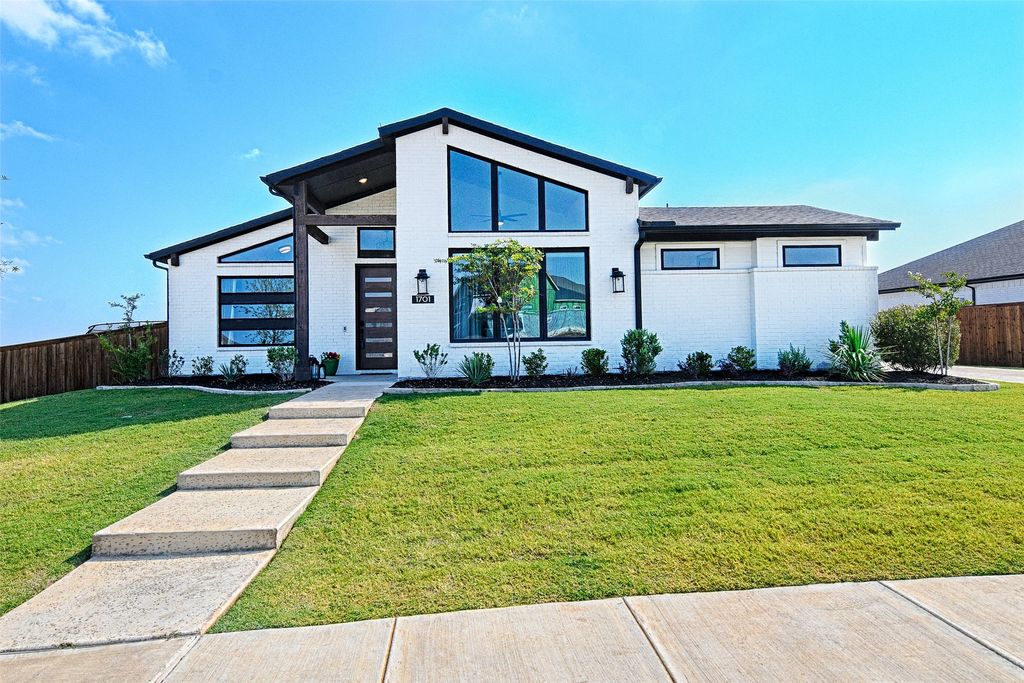 1701 Wintergreen Avenue, Haslet, TX 76052