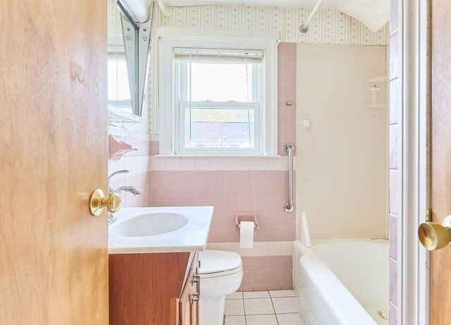 5 Arch Street, Abington, MA 02351