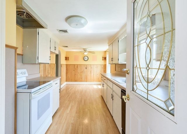 5 Arch Street, Abington, MA 02351