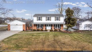 25884 Castlereigh Drive, Farmington Hills, MI 48336