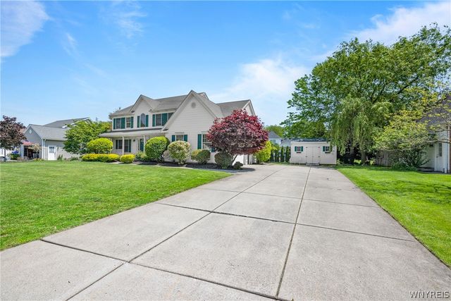 4169 Foxwood Lane, Clarence, NY 14221
