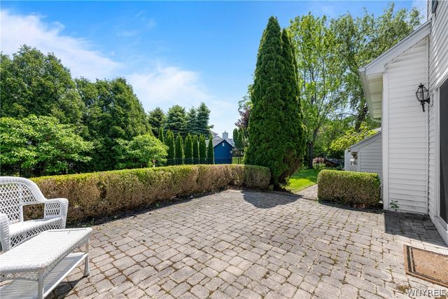 4169 Foxwood Lane, Clarence, NY 14221