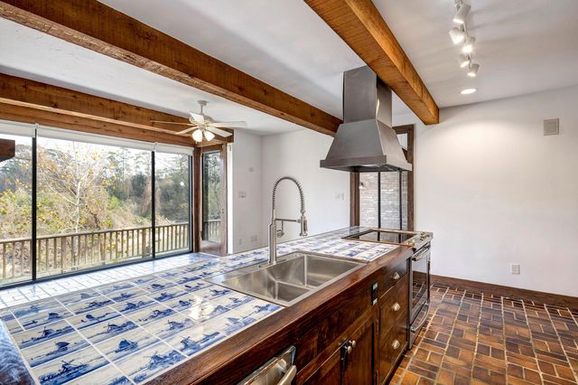 5623 Indian Circle, Houston, TX 77056