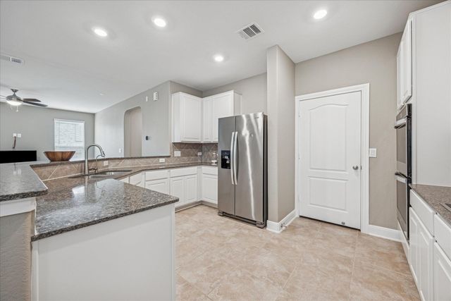 6200 Albany Sleigh DR, Del Valle, TX 78617