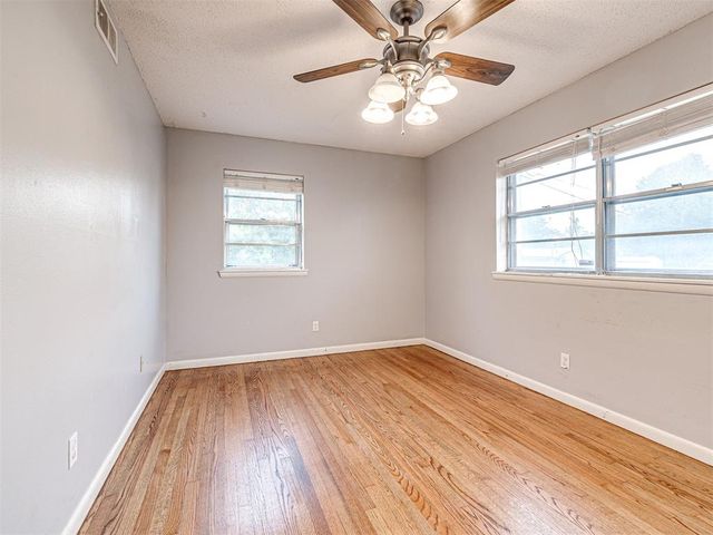 909 Holoway Drive, Midwest City, OK 73110