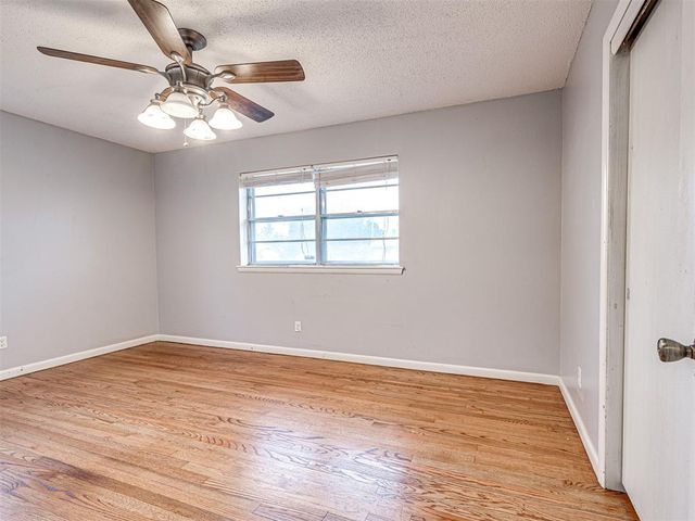 909 Holoway Drive, Midwest City, OK 73110