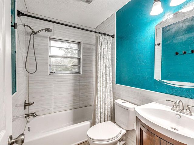 909 Holoway Drive, Midwest City, OK 73110