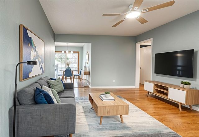 909 Holoway Drive, Midwest City, OK 73110