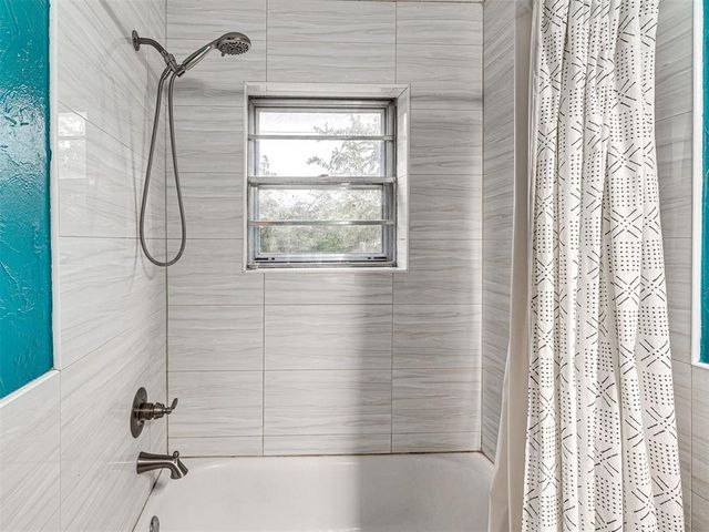 909 Holoway Drive, Midwest City, OK 73110