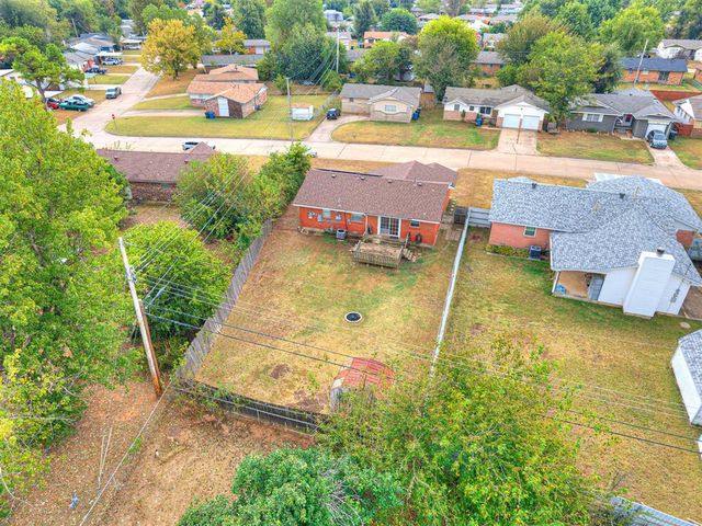 909 Holoway Drive, Midwest City, OK 73110