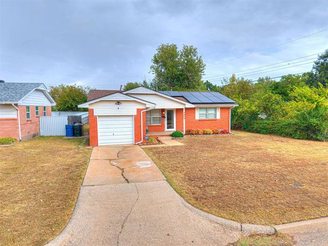 909 Holoway Drive, Midwest City, OK 73110