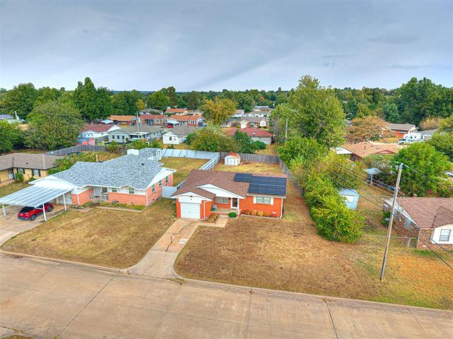 909 Holoway Drive, Midwest City, OK 73110