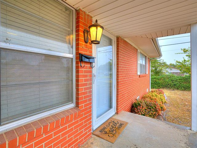 909 Holoway Drive, Midwest City, OK 73110