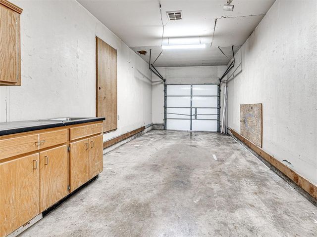 909 Holoway Drive, Midwest City, OK 73110