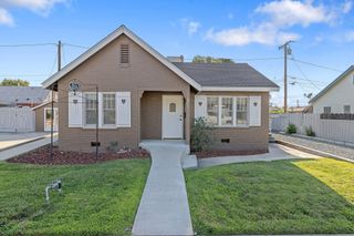 213 S Oakhurst Street, Visalia, CA 93292