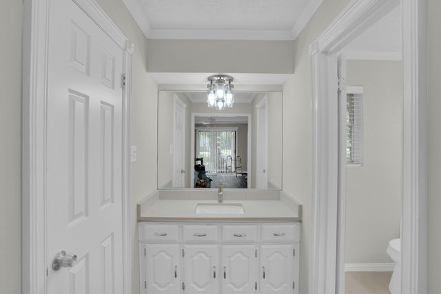 638 Arawe Circle E, Irving, TX 75060