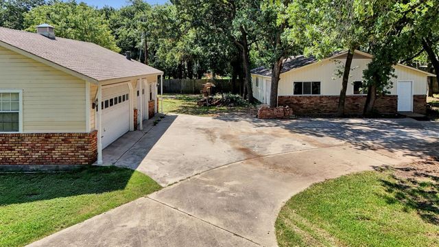 638 Arawe Circle E, Irving, TX 75060