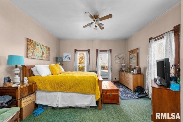 1618 11TH Avenue, Moline, IL 61265