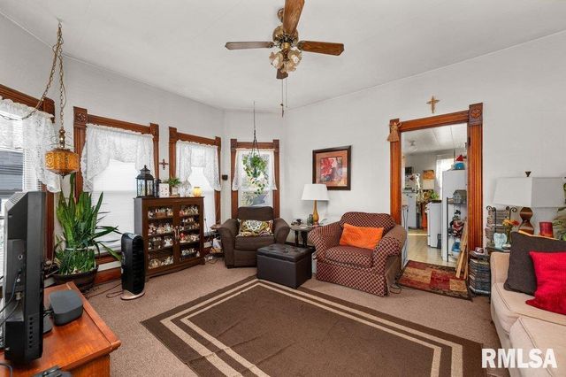 1618 11TH Avenue, Moline, IL 61265