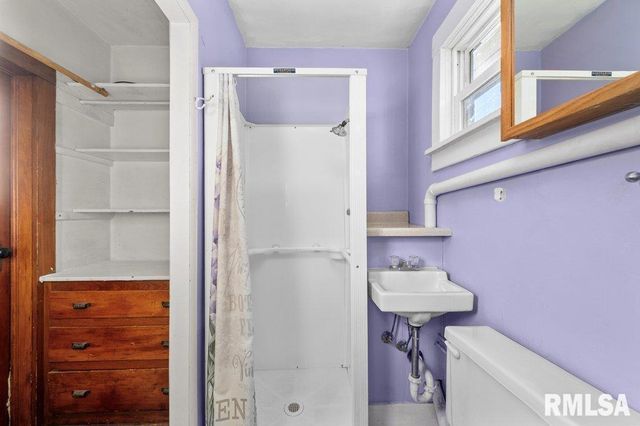 1618 11TH Avenue, Moline, IL 61265