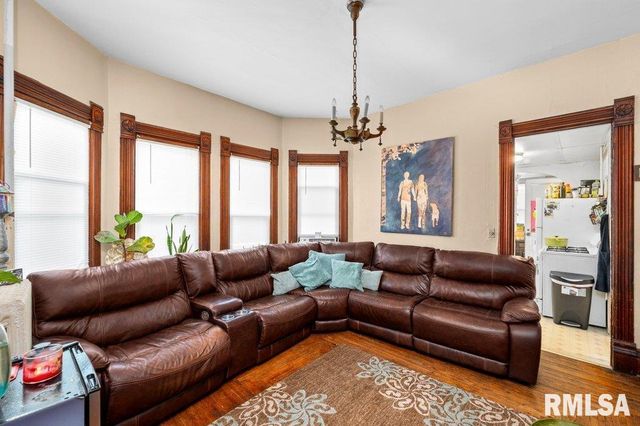 1618 11TH Avenue, Moline, IL 61265