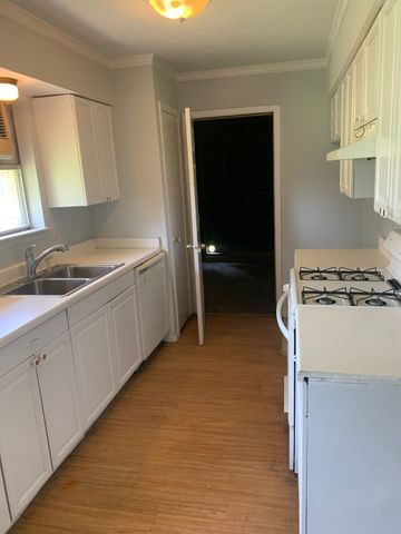 679 Edgeglen Drive, Dallas, TX 75217