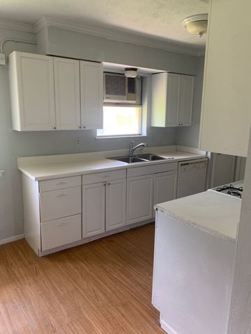 679 Edgeglen Drive, Dallas, TX 75217