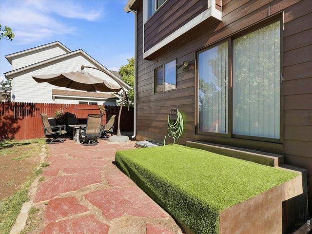 1037 Deer Creek Ln, Fort Collins, CO 80526