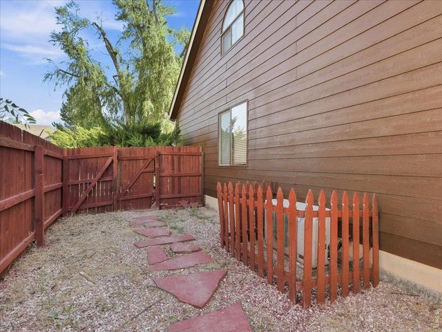 1037 Deer Creek Ln, Fort Collins, CO 80526