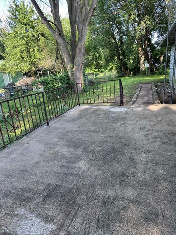 4279 BEECHWOOD Avenue, Burton, MI 48509