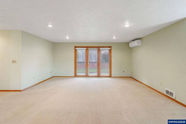 5892 Cobalt Lp SE, Salem, OR 97306