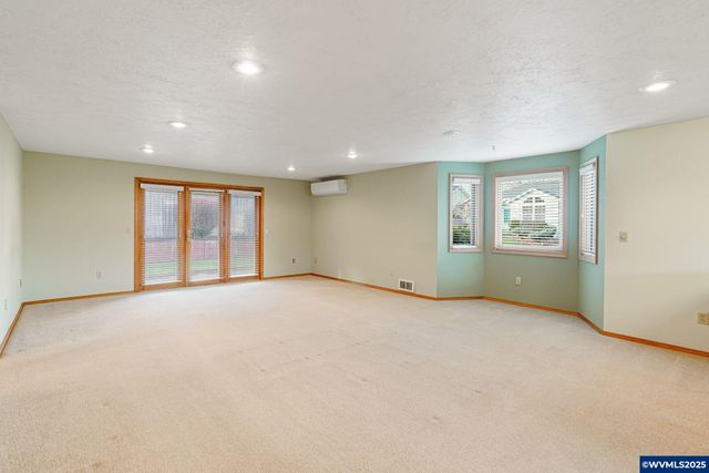 5892 Cobalt Lp SE, Salem, OR 97306