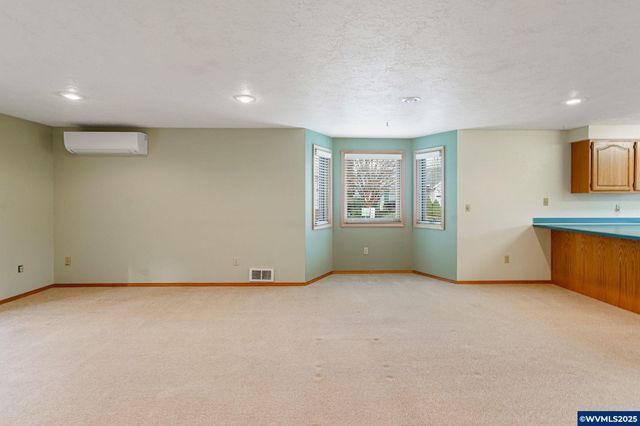 5892 Cobalt Lp SE, Salem, OR 97306