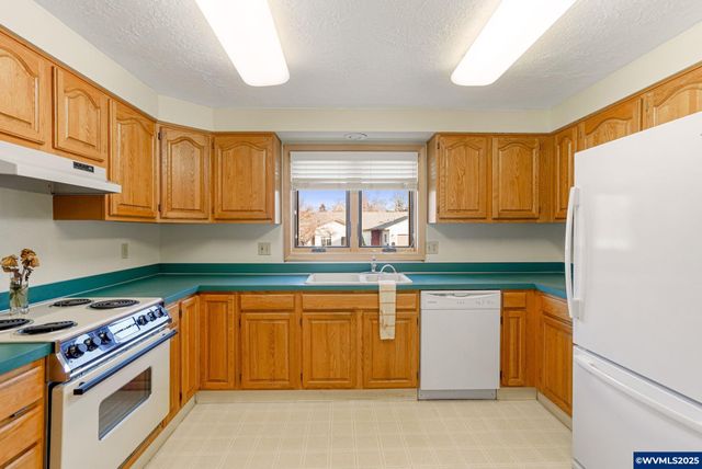 5892 Cobalt Lp SE, Salem, OR 97306