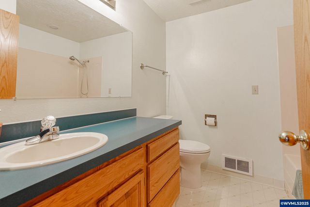 5892 Cobalt Lp SE, Salem, OR 97306