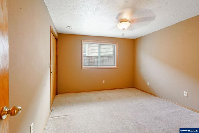 5892 Cobalt Lp SE, Salem, OR 97306